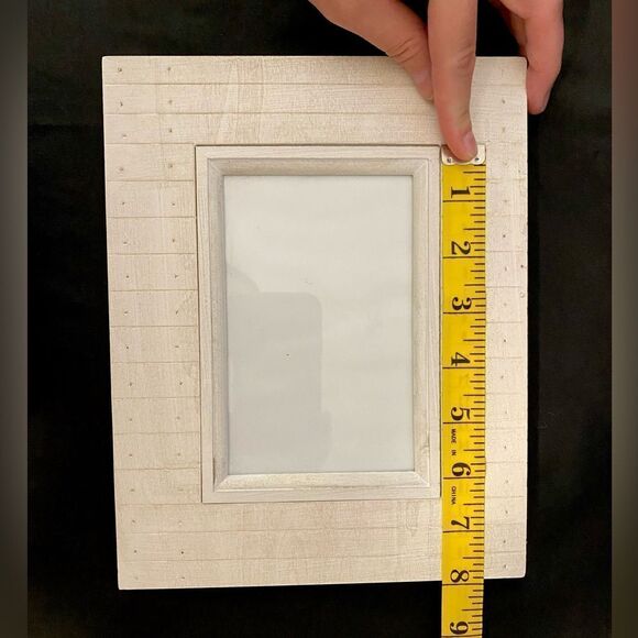 Beachy vibe picture frame. Hold 4x6 photo. Off-white. - Picture 8 of 8